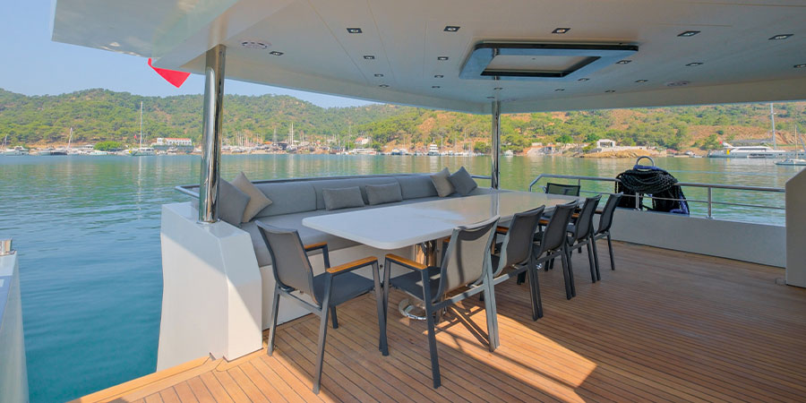 Alfa Explorer Haftalık Kiralık Trawler Tekne Salonu