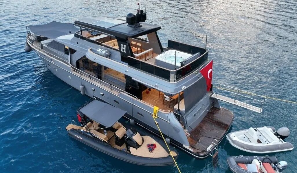 Göcek kiralık motor yat