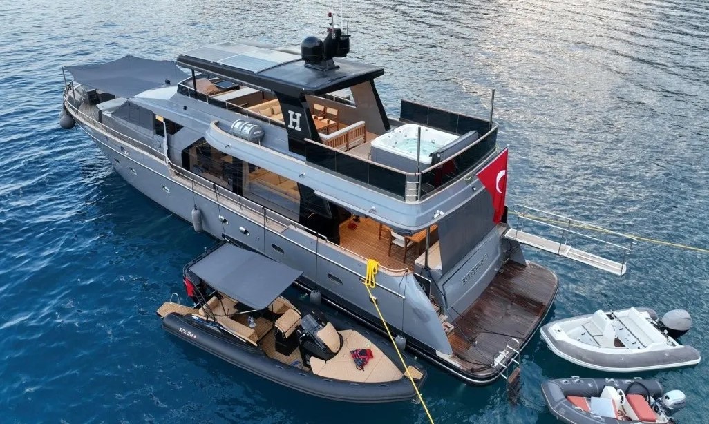 Göcek kiralık motor yat